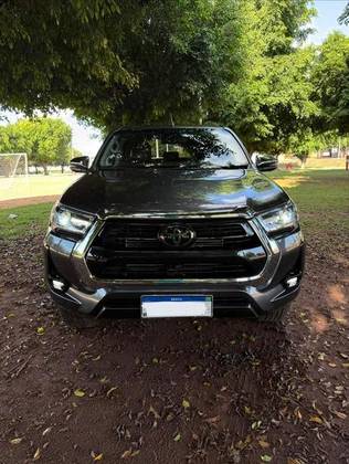 TOYOTA HILUX 2.8 D-4D TURBO DIESEL CD GR-S 4X4 AUTOMÁTICO TOYOTA HILUX 2.8 D-4D TURBO DIESEL CD GR-S 4X4 AUTOMÁTICO